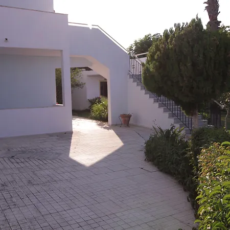 Aparthotel Ampavris Family 3*