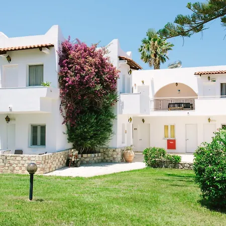 Ampavris Family Aparthotel 3*