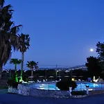 Aparthotel Ampavris Family