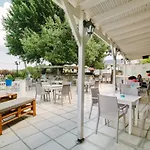 Aparthotel Ampavris Family