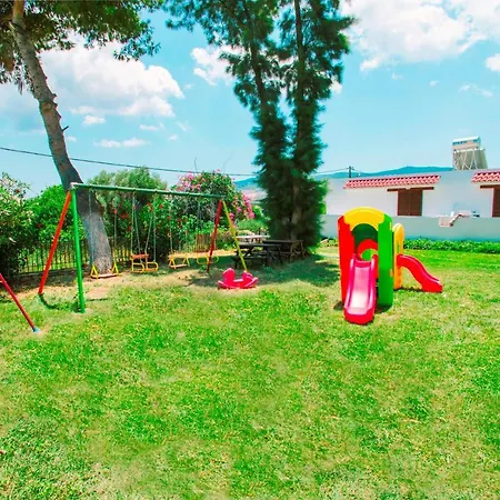 Apartahotel Ampavris Family 3*
