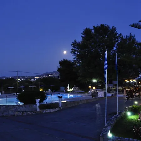 Family Apartahotel Ampavris