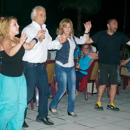 Ampavris Family Apartahotel 3*