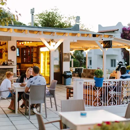 Family Apartahotel 3*