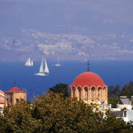 Apartahotel Ampavris Family 3*