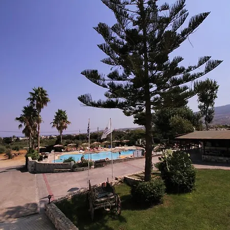 Apartahotel Ampavris Family 3*