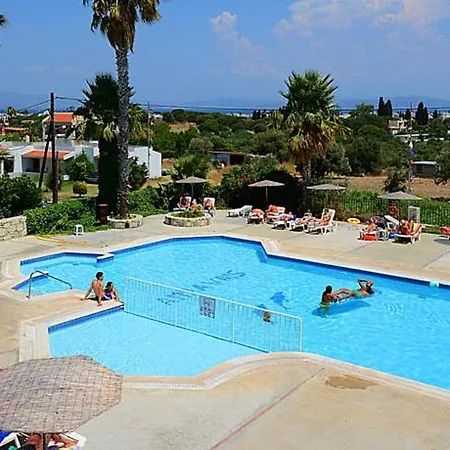 Ampavris Family Apartahotel 3*