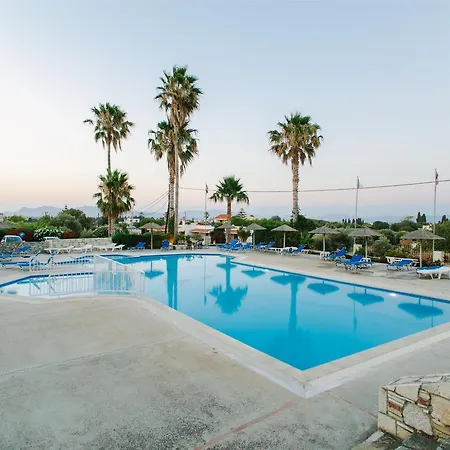Apartahotel Ampavris Family 3*