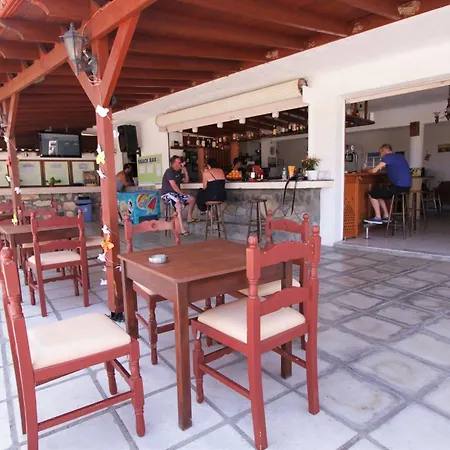 Apartahotel Ampavris Family 3*