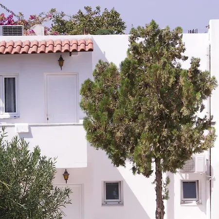 Ampavris Family Apartahotel 3*